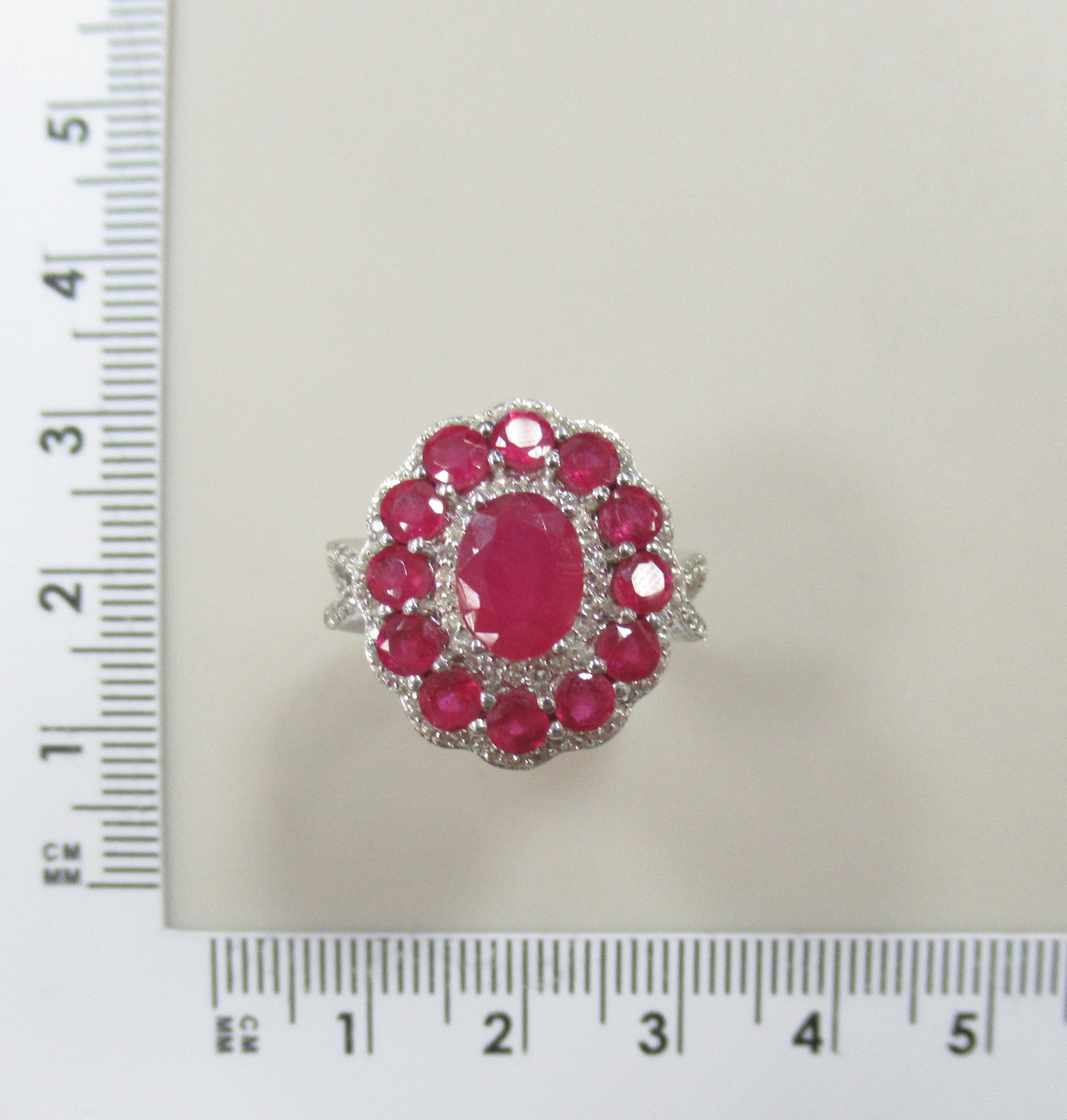 Серебряное кольцо с рубинами